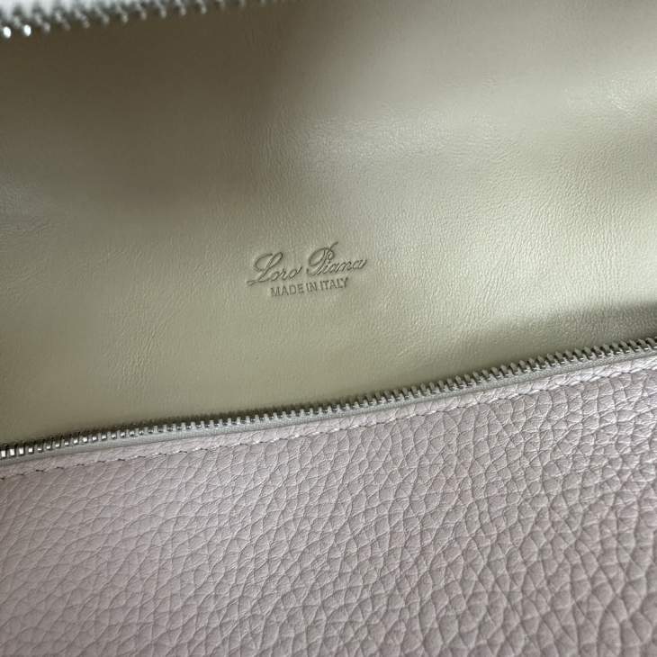 Picture of Loro Piana Handbags _SKUfw174686104fw